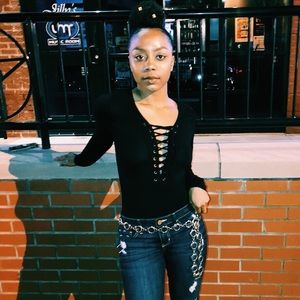 Meet your Posher, Ari